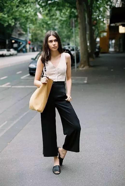 鞋子穿不对，阔腿裤再美也白费!