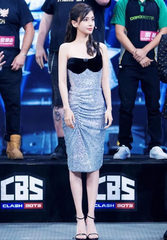 在洋气方面，真对杨颖佩服得五体投地!网友:不走少女风也好看!