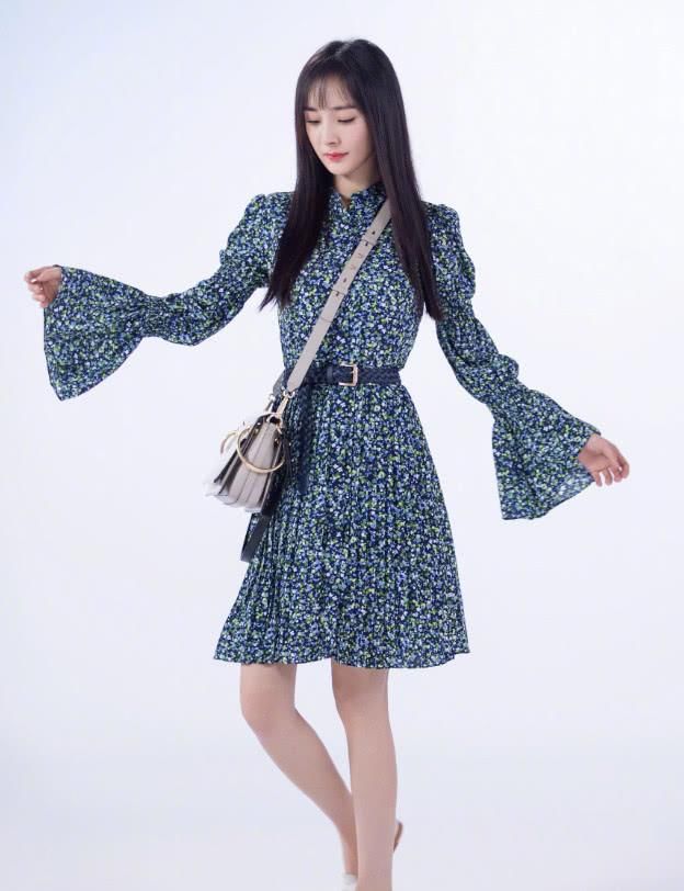 以为只有杨幂能驾驭蛋糕裙，直到看见了李宇春，感觉世界都静止！