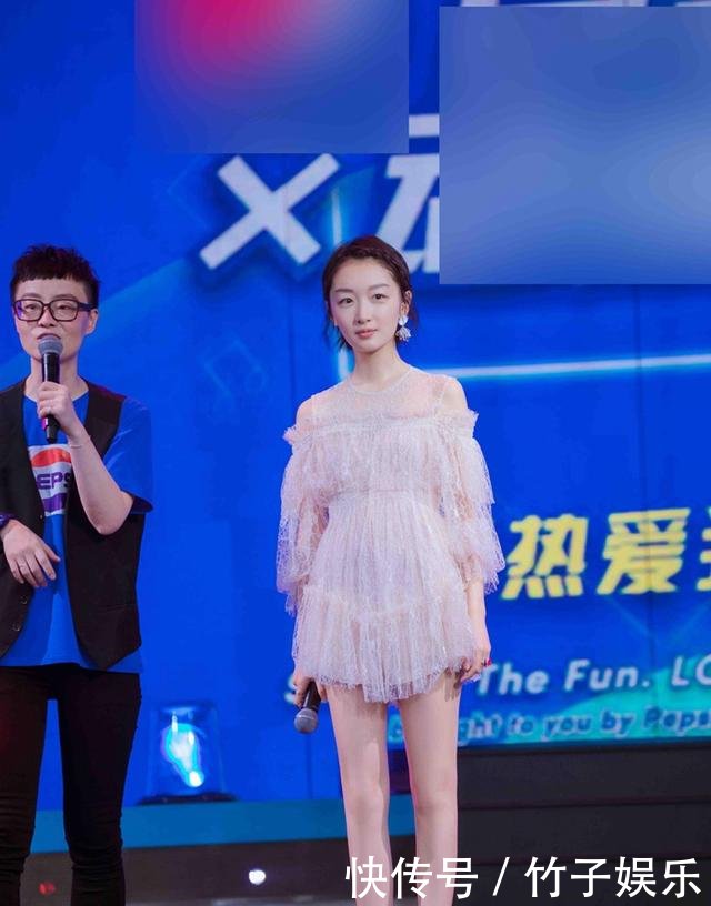 162cm周冬雨居然也有大长腿,蕾丝裙搭配高跟鞋,也太显高了吧!