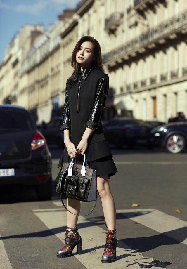 文咏珊穿开叉裙现身，却被吐槽“五五身段”网友：再性感也没用！