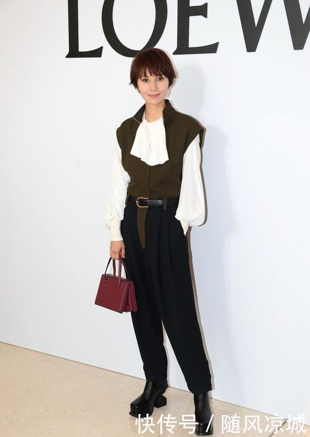 「小脚牛仔裤」衣服袖子才是粗臂女孩的救星!学达人这样穿,跟拜拜肉说再见!