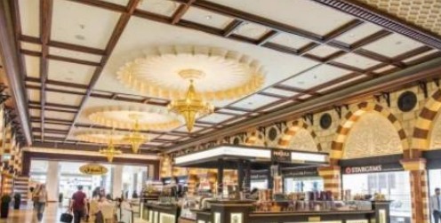 全球第一大的购物中心,位于迪拜,出口众多经常导致游客迷路!