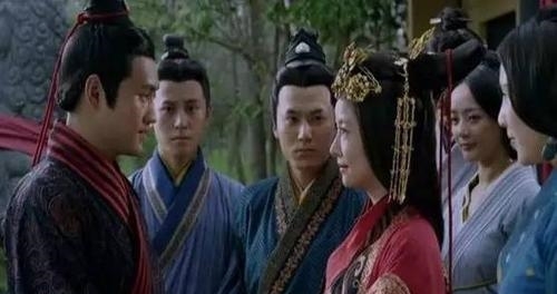  事件■郭后灵前屠杀事件的前因后果，嫡庶之争背后，刘秀艰难的政治抉择