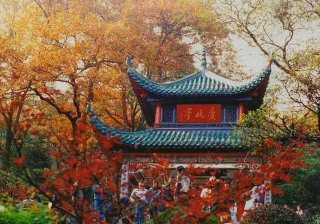 全国赏秋排行榜，江西庐山只排名第四，排名第一的是哪个景区呢？