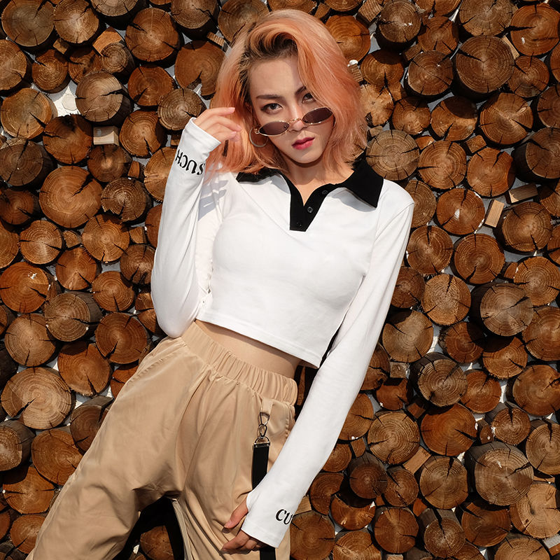 入秋后这么穿出门，秀出好身材太迷人，难怪众人都羡慕呢