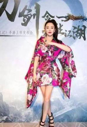 你只看到了张雨绮的身材, 却不知道人家穿衣打扮简直美极了