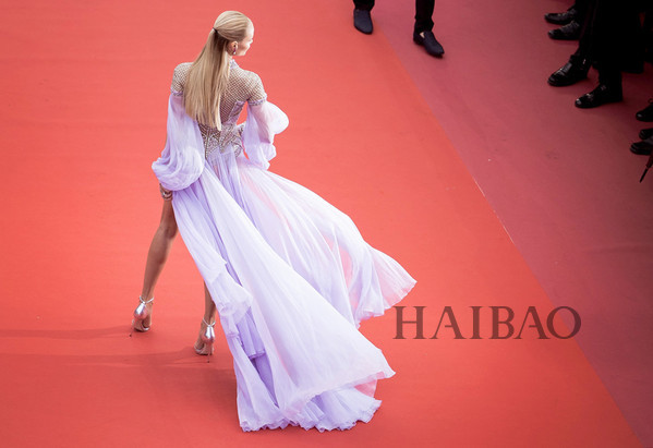 你又不是女明星，入秋还是来双平底鞋吧！