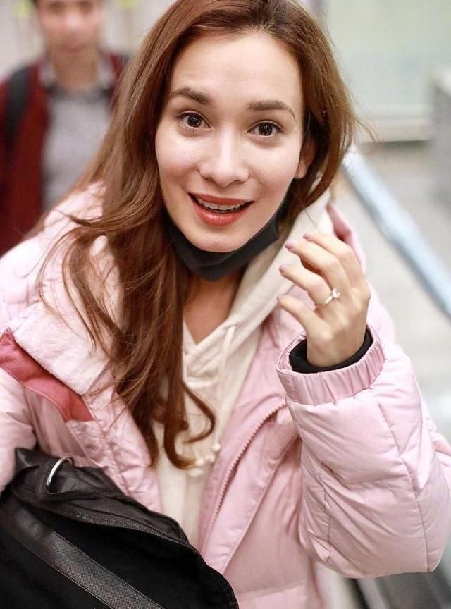 卢靖姗她的照片