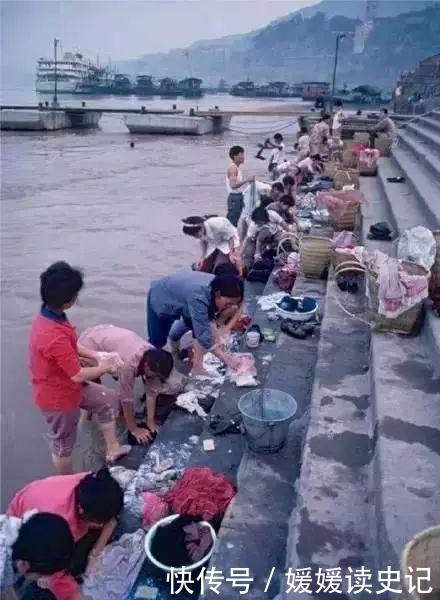 70年代，解放碑还是最高的建筑——老照片上的重庆记忆