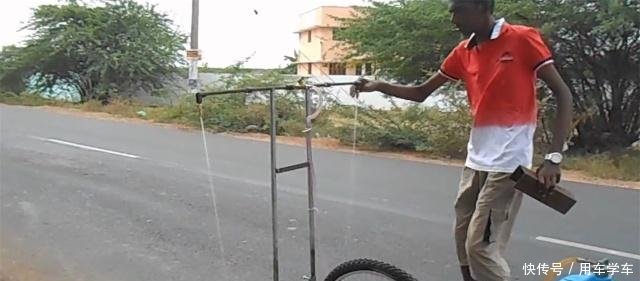 外国小哥发明“自行车”喷雾器，一天能喷20亩地，50元改装一台