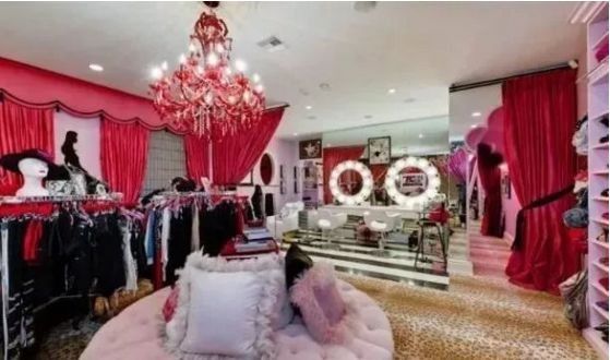 【意推广】就算一辈子不吃不喝, 我们和这些女人的衣柜鞋柜之间,