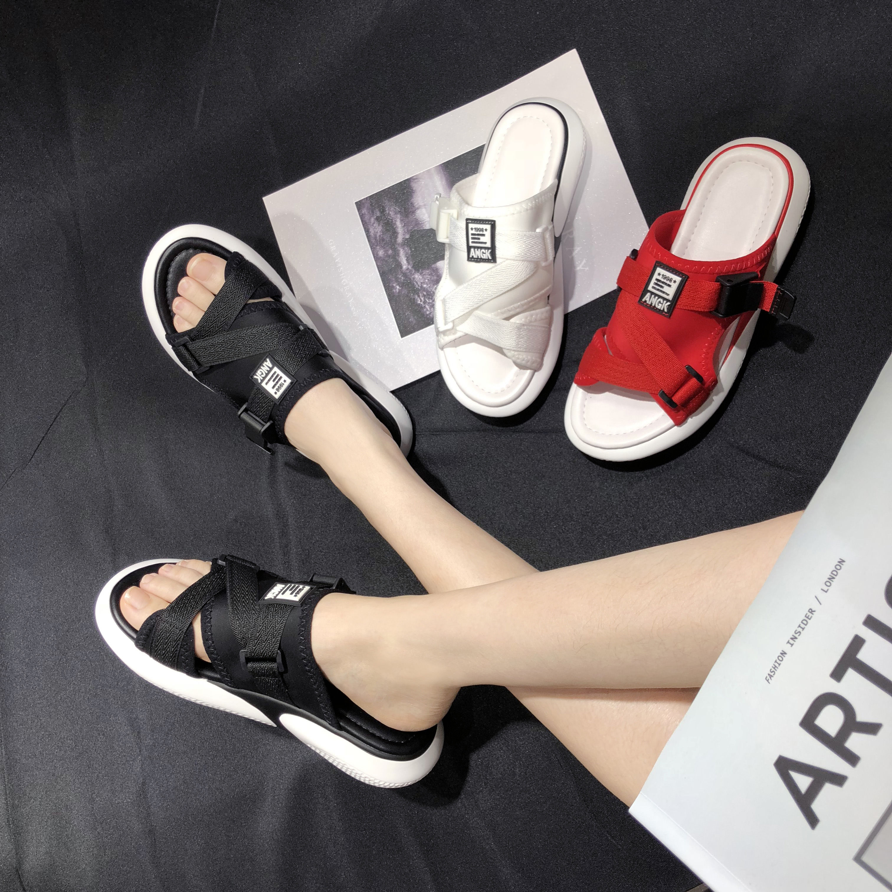 三伏天一到，网面鞋就火了!不臭脚又不累脚，比高跟鞋还洋气百倍