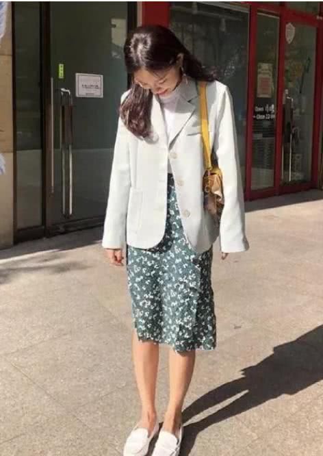  碎花@春天来了，属于它的印花装，你准备好了吗？