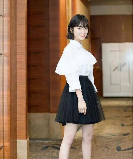 沈月只是剪了发型，160cm穿搭出180的气场，网友：这发型看了想剪