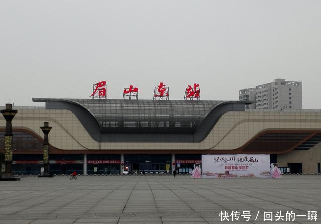  #游客#四川最郁闷的2座火车站，直线距离仅500多米，不少游客弄