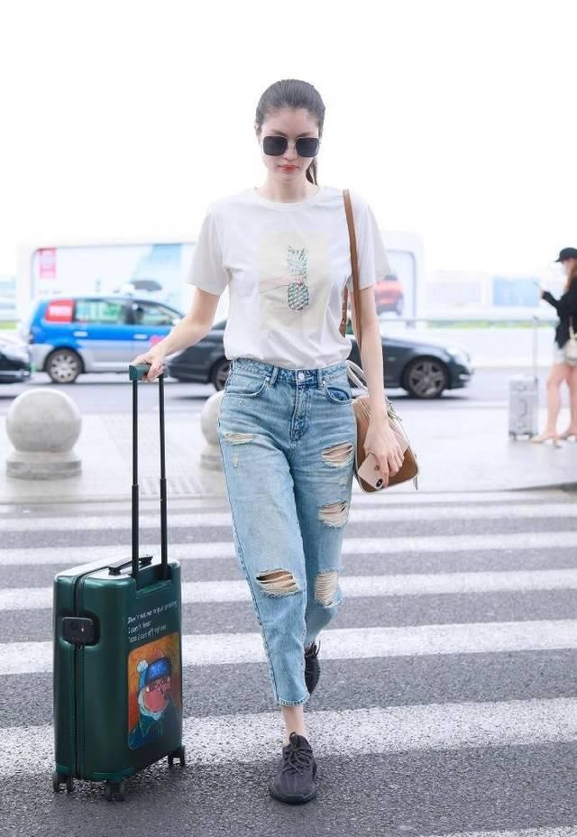  穿法：韩系减龄风，普通女孩的夏日T恤，要这样穿才不路人！