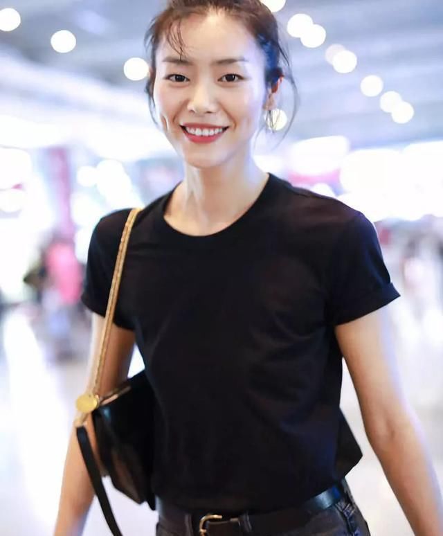  『哪几种』你的衣柜里都拥有哪几种基本款的衣服呢？基本款穿搭