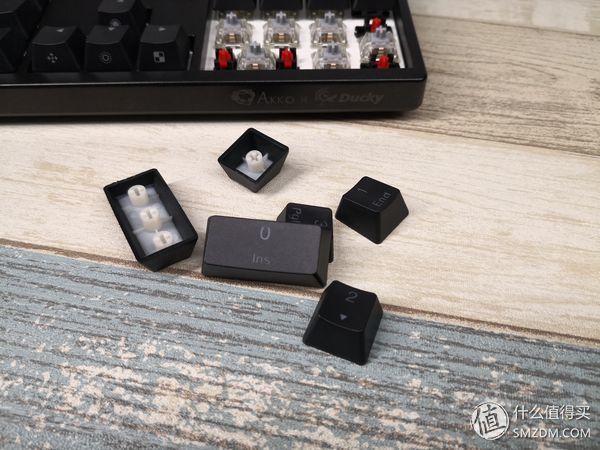 AKKO x DUCKY 3108S RGB 银轴开箱简评