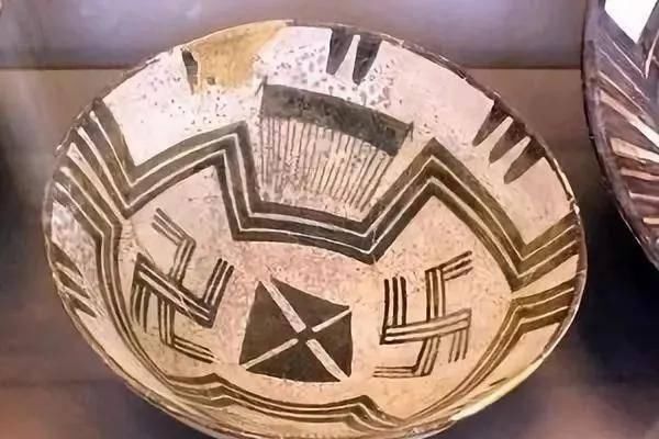 『秘密』“卍”字符到底隐藏着什么秘密?
