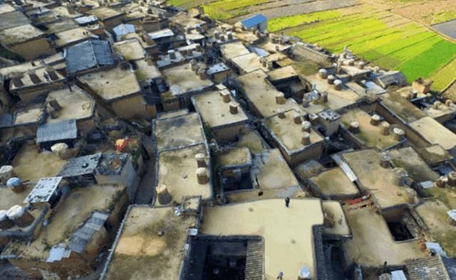 中国最“怪异”的村庄，800多间房连通，住户互不设防随意串门