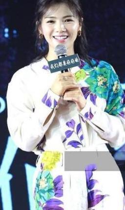 许晴穿连体裤，刘涛穿连体裤，原来已生育和未生育的区别这么大！