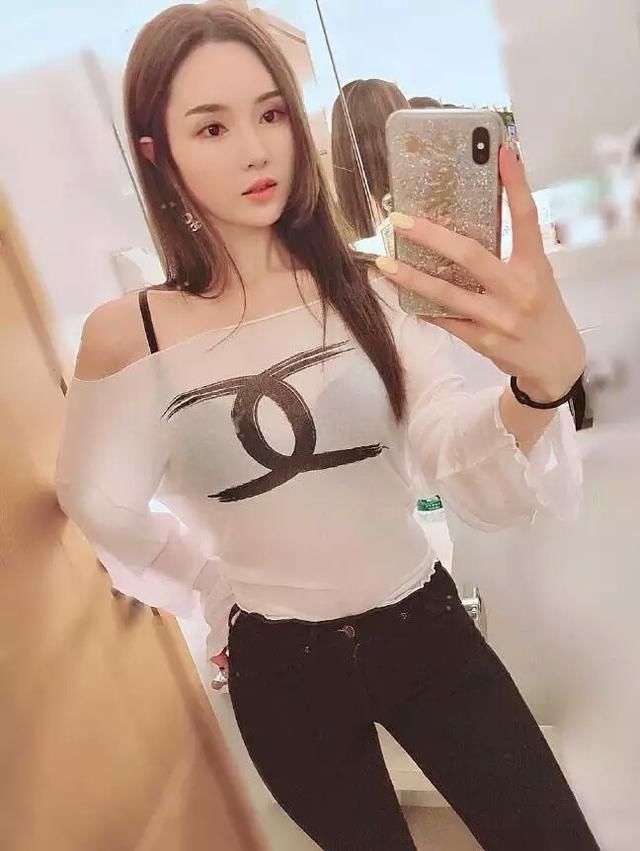 胸大的女人这样穿，秀出不一样的性感，不一样的美