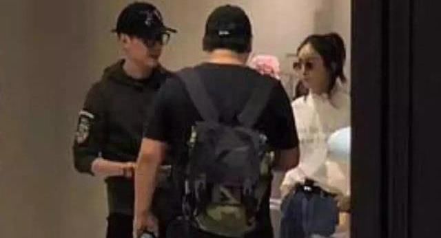 被网友偶遇衣着宽松 工作室否认怀孕 赵丽颖下场回击