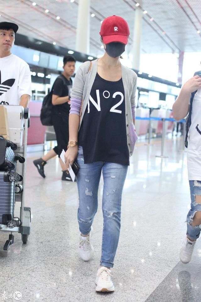 42岁的林心如全身土豪标配，还撞衫董璇佟丽娅，这差距也太大了!