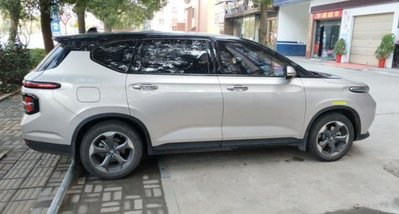 [独立]“奶爸车”当之无愧！座椅独立配6个，7万配10寸大屏颜值更高