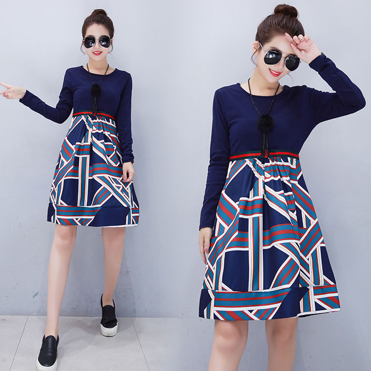 你才30多而已，别穿着像50岁!赫本裙+高跟鞋，美嫩10岁