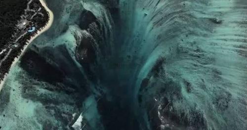 毛里求斯罕见“海底瀑布”，形成原因令人恐怖