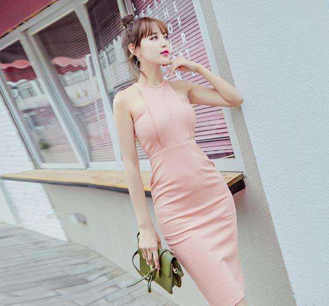 有些裙子只有丰满的女人穿才能显出女人味