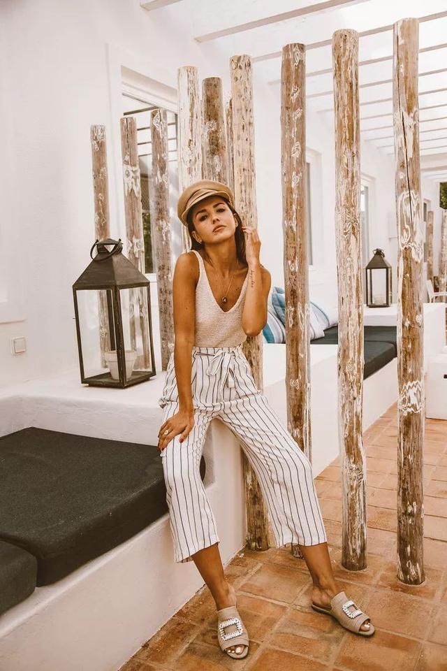 巧穿搭|吴宣仪这双凉鞋还可以，显腿长