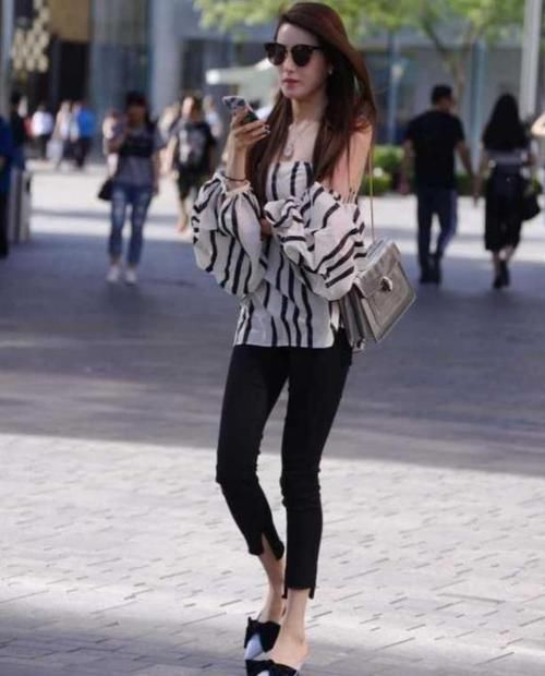 『气质』街拍:明眸善睐的美女,一条黑色的连衣裙,时尚魅力气质范