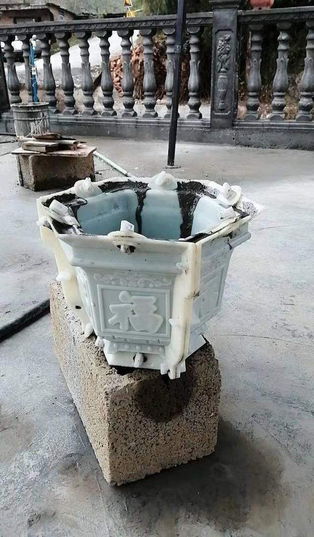  耐用@塑料花不耐用，动手做“水泥花盆”，放在客厅里，高端又大气