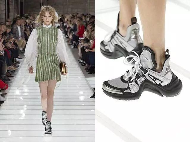 丑鞋风刮出新高度，运动高跟鞋要pk掉老爹鞋，网友不能忍了