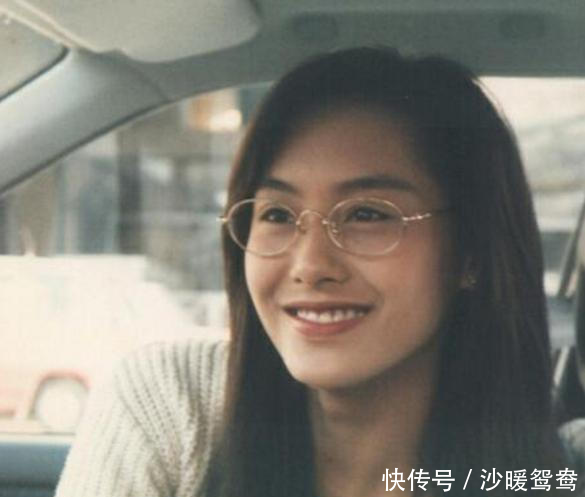 【精致】精致性感的一代女神朱茵,153的身高一样耀眼