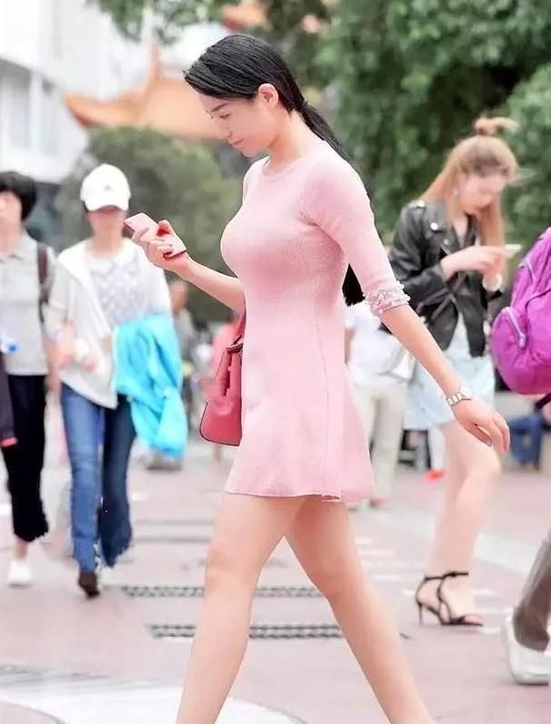 身材好的美女，穿什么衣服都好看!