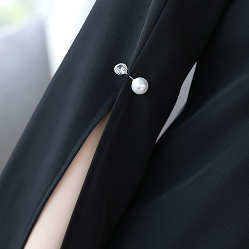 7080女人，秋天就该这么打扮，名媛套装+高跟鞋，美的很特别