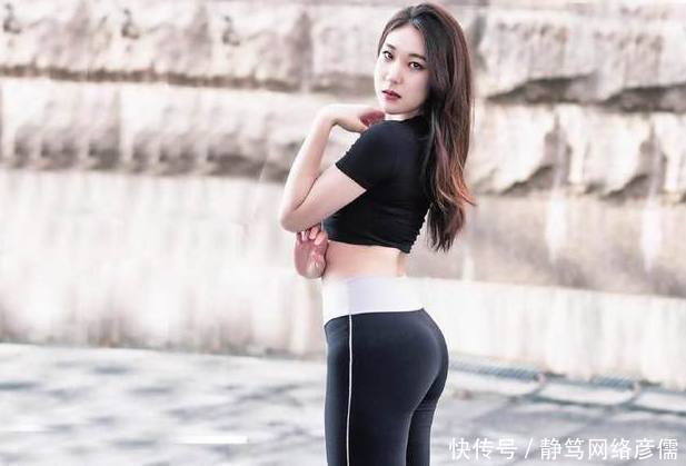  『美女』甜蜜动人的打底裤美女，秀出纤细腰身，特别有魅力！