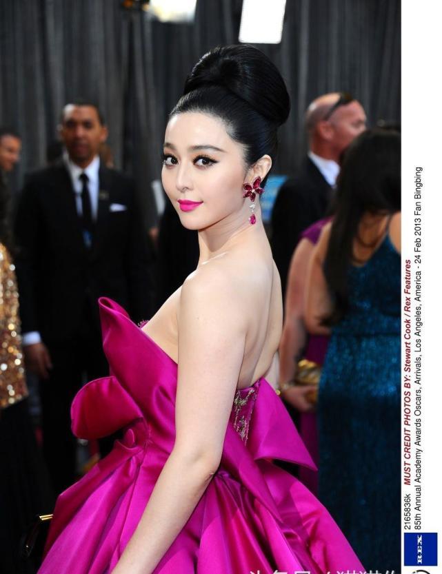 高圆圆、范冰冰、baby都穿吊带连衣裙，平分秋色谁更美