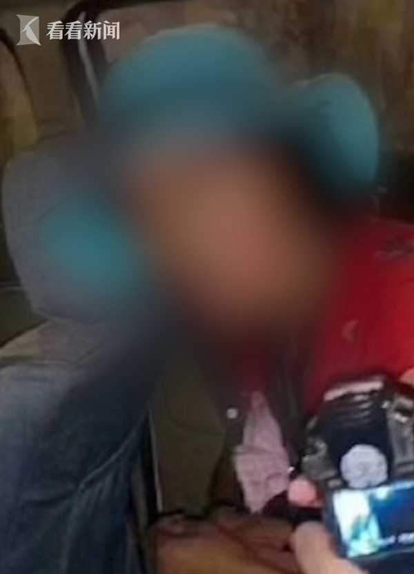 孩子下课后疑遭偷拐群众上前围堵 警方:嫌疑人有精神病史