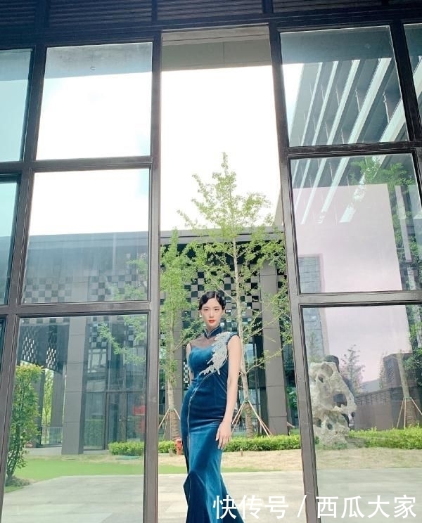 【妩媚】“亚洲第一美女”克拉拉,穿旗袍优雅又妩媚,依旧遮不住的性感!