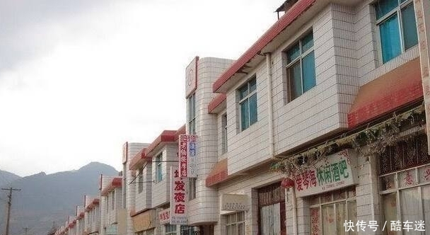 另外一个“中国”？当地人说汉语，吃中餐，就连招牌都是中文！