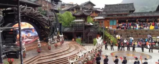 去一次就被宰一次的苗寨，游客被宰得片甲不留：如今终于天降报应