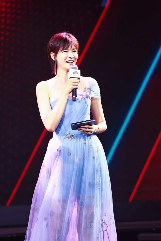 看到李艾才知道什么叫做真实!肩宽腿粗有啥的,根本不在意!