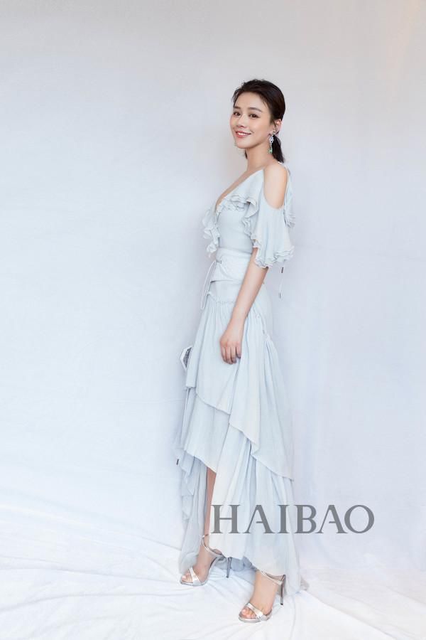 俏皮可爱又优雅妩媚！《潮我看齐》之马思纯：难道只用简单的笑容