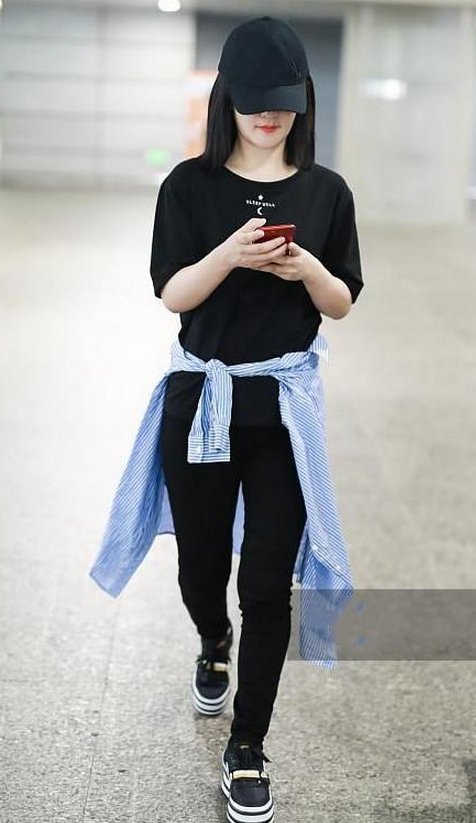 当谢娜与刘亦菲同框秀腿，网友:放开那跑步机，让我来