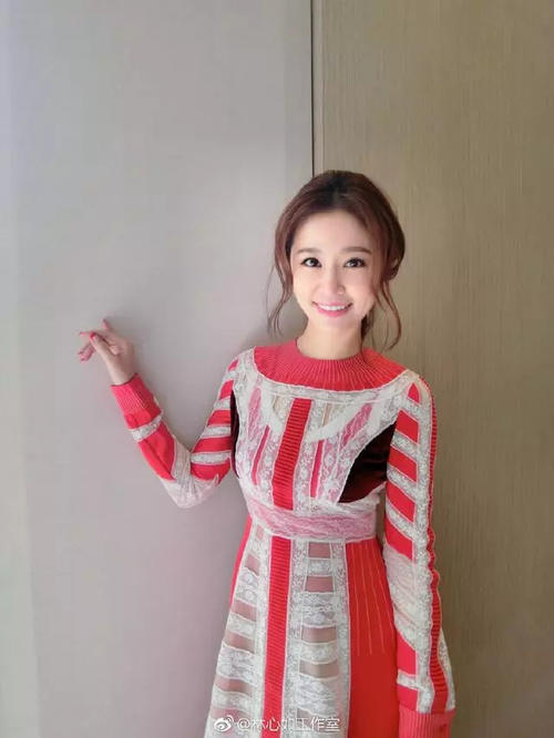 林心如总算换发型了！42岁嫩回18岁，网友：看得我也想换